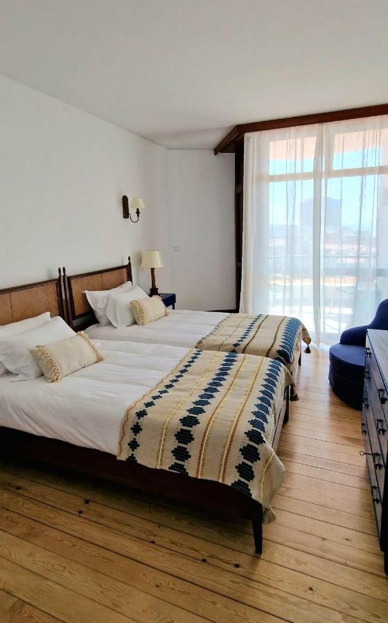 Boutique Inn & Restaurant - Casa Dos Suecos Фигейра да Фош Екстериор снимка