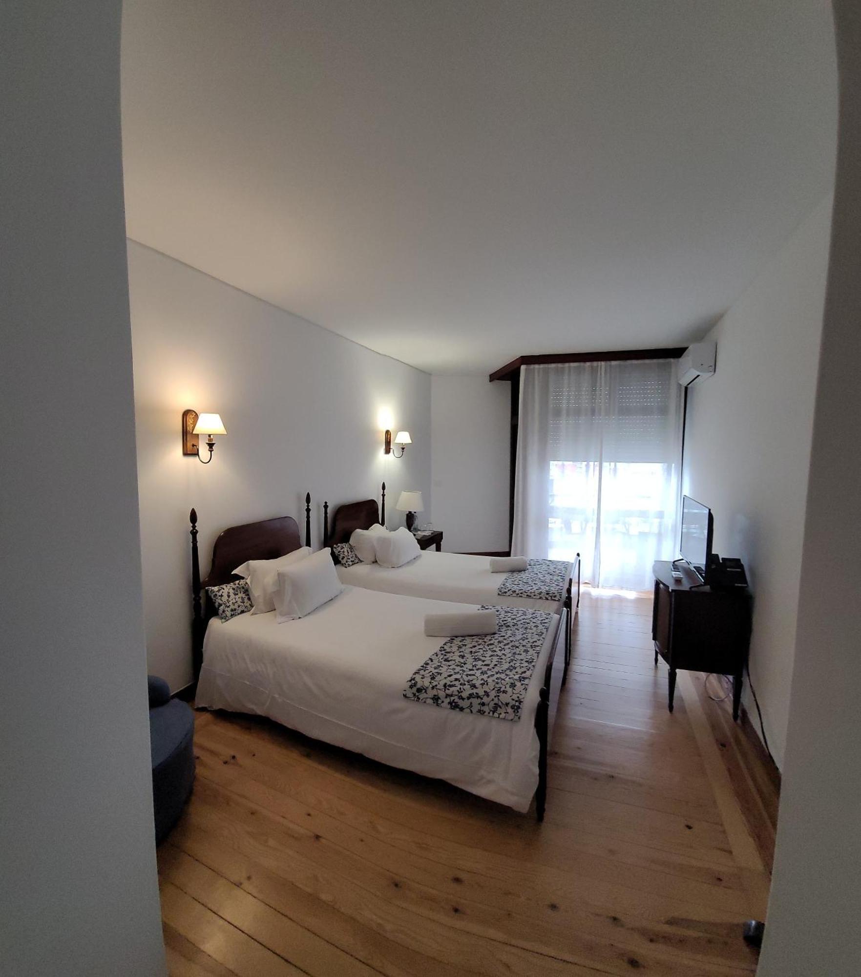 Boutique Inn & Restaurant - Casa Dos Suecos Фигейра да Фош Екстериор снимка